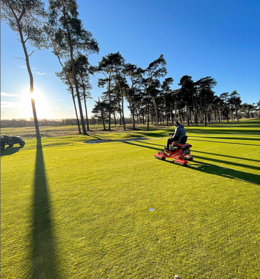 Nu får vi chansen att veta mer om Erik Hansson som är greenkeeper på Barsebäck Golf